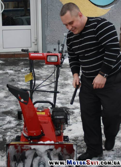 сныгоприбиральник Honda