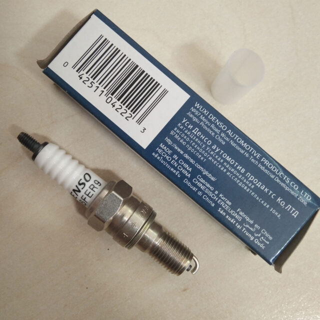 Свеча зажигания DENSO U16FER9 (4222) для лодочного мотора Honda BF8, BF10, BF15, BF20